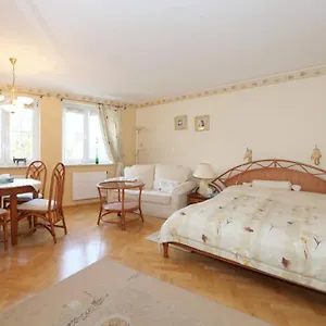 https://lucky-13-bright-apartment-just-by-the-sea.gdanskhotel.org