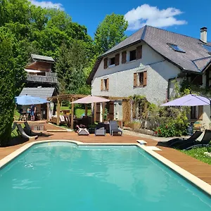 4 Personnes/piscine/proche Annecy-geneve , Évires France