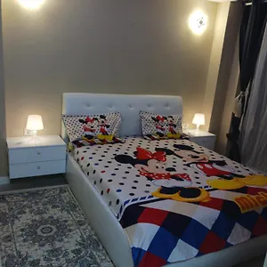 Myky Mouse Nu Primesc Santieristi Si Petrecareti , Bucarest Rumanía
