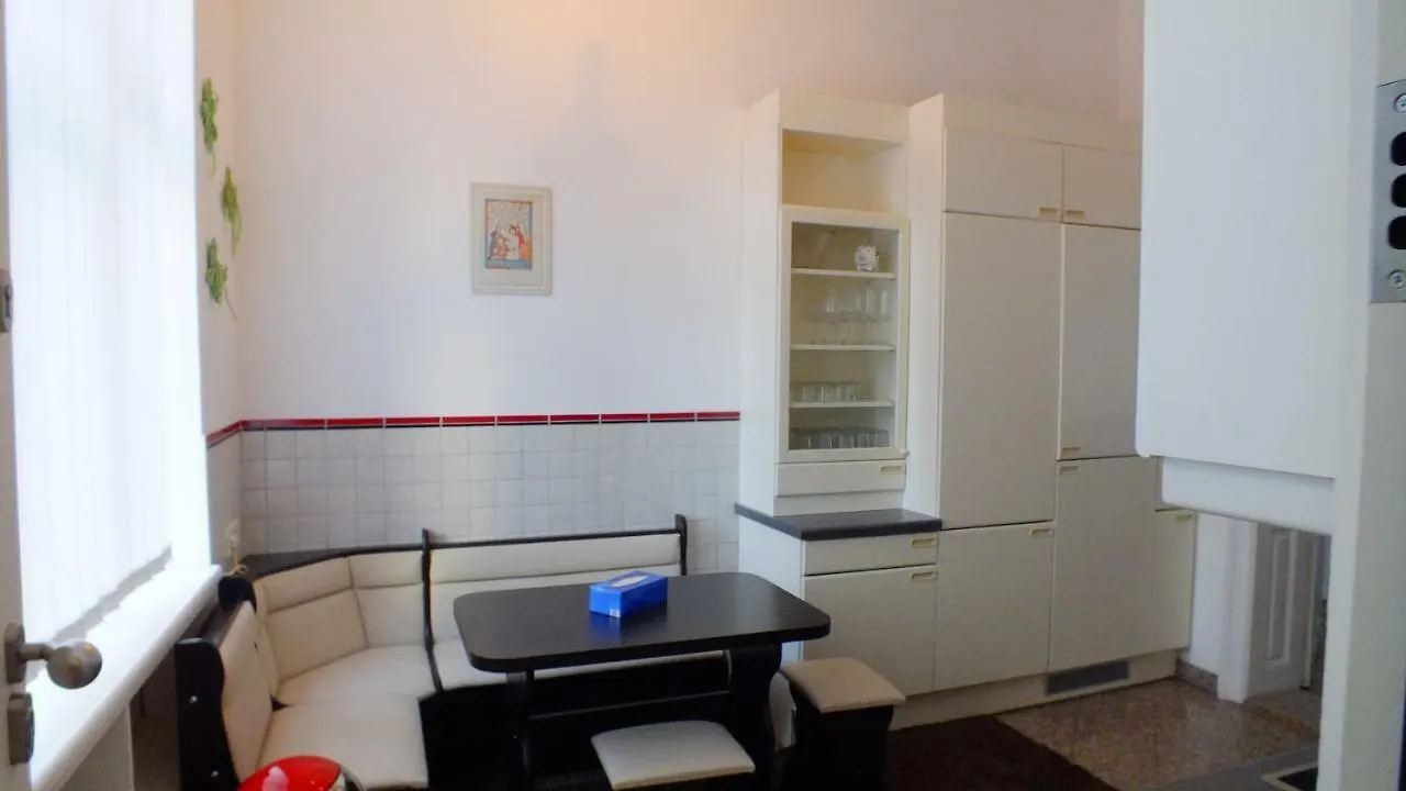 Apartment Royal Palace Home Vienna